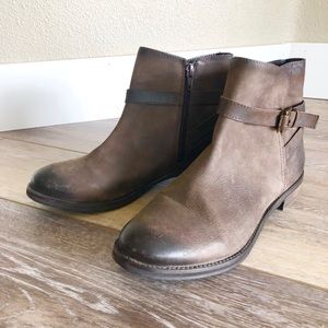 Urban Outfitters BDG Rustic Brown Booties EUC